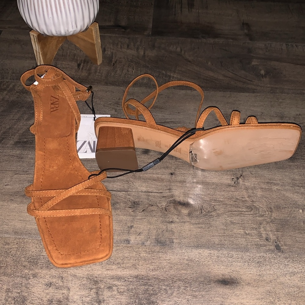 NWT ZARA BROWN SUEDE STRAPPY WOOD HEELED SANDAL - Picture 2 of 8